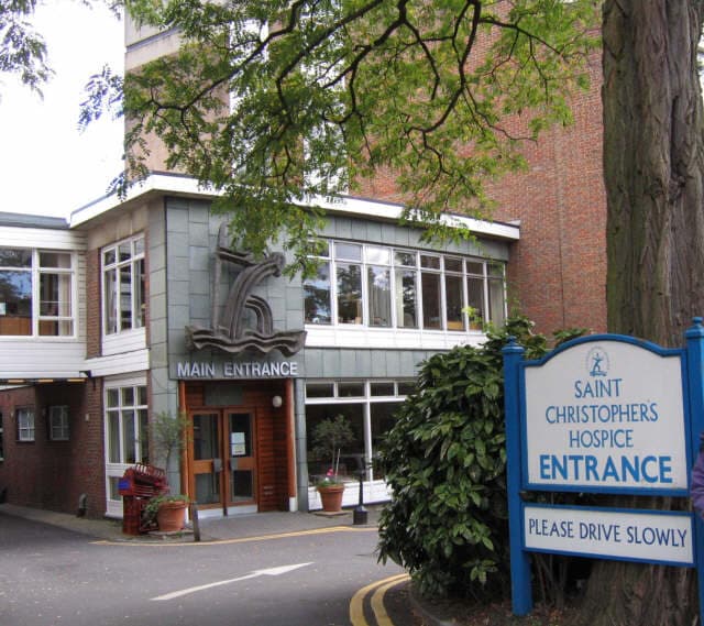 Entrada principal del St Christopher's Hospice, en Sydenham (Londres)